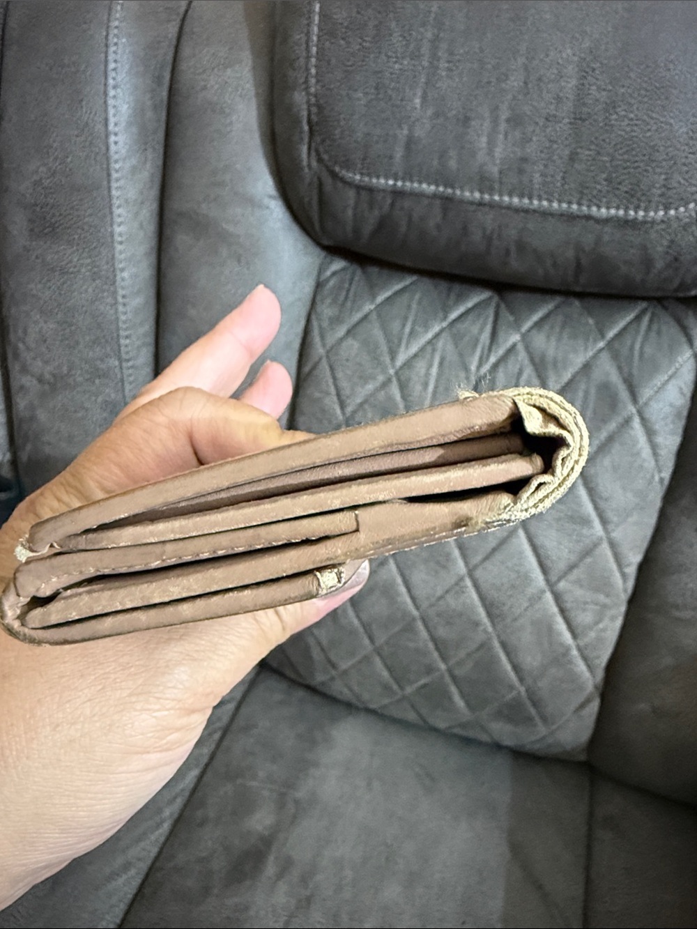 Gucci Beige Monogram Continental Wallet with Light Pink Trim - Picture 8 of 8